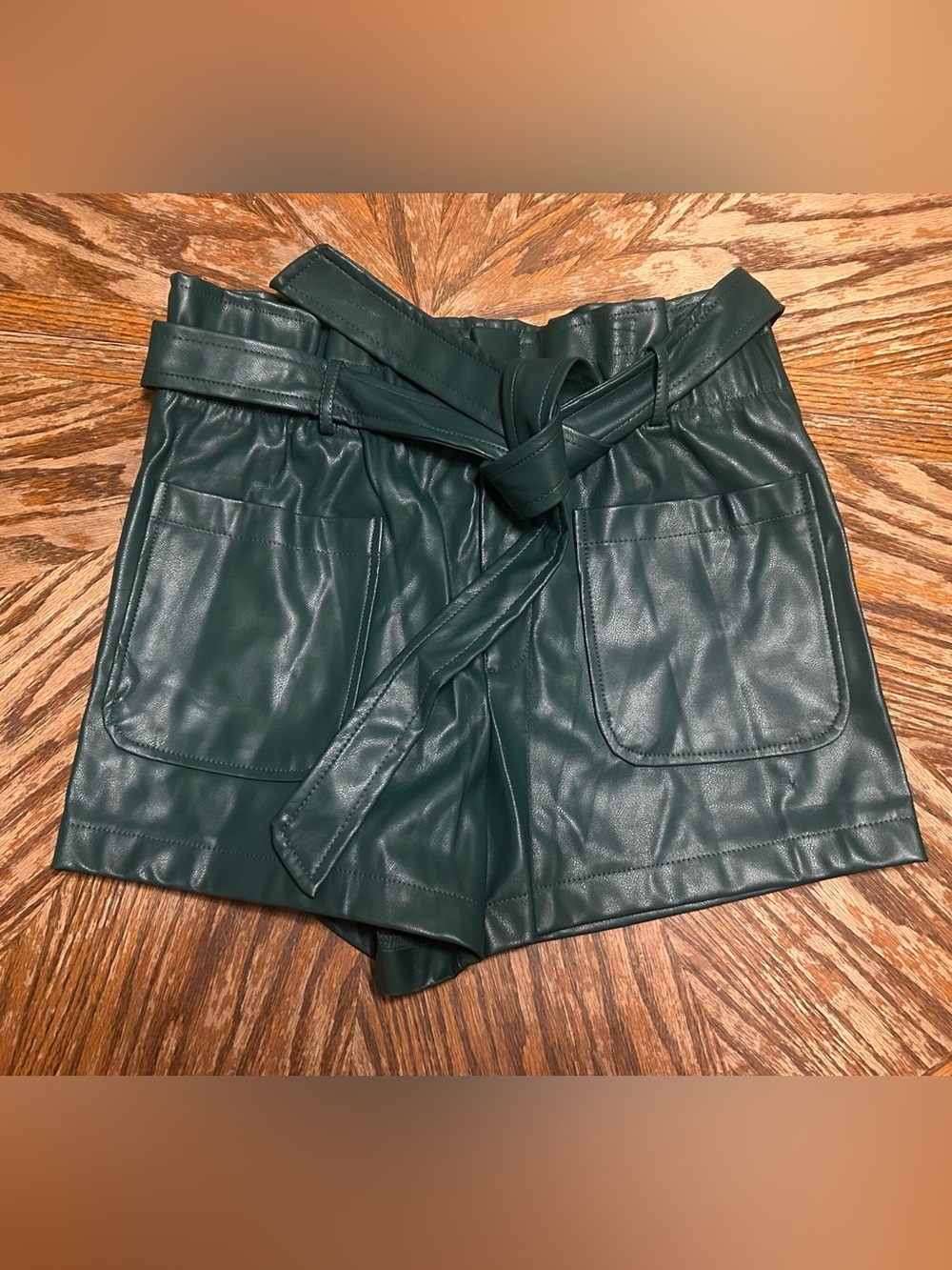 Story On Green Faux Leather Paperbag Waist Shorts Size L Large Belted
